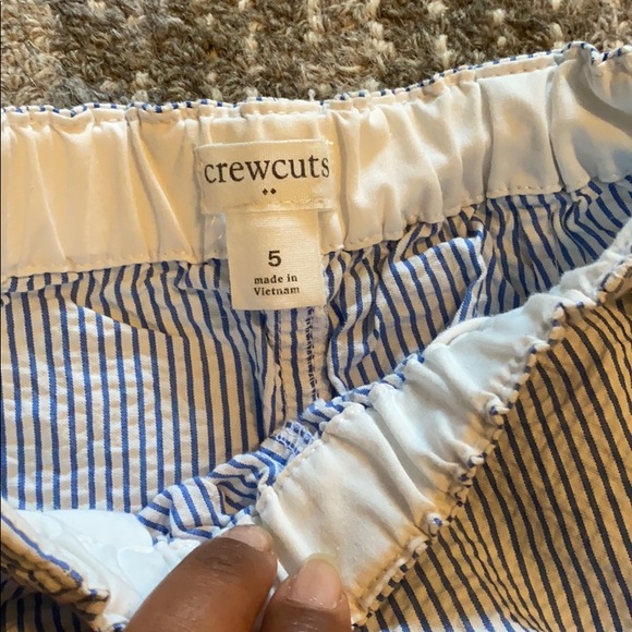 J.Crew Seersucker ruffle shorts barely worn 5T - Picture 3 of 3